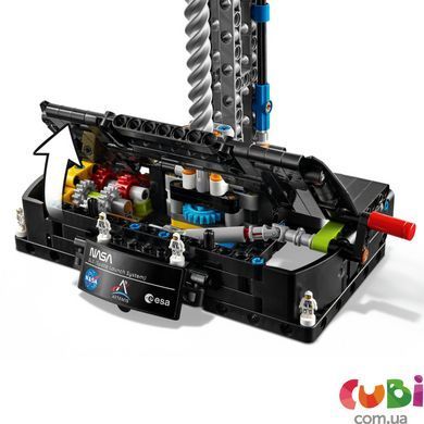 Конструткор Lego Technic Ракета с системой космического запуска NASA Artemis (42221)