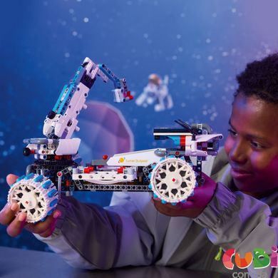 Конструктор Lego Technic Луноход Lunar Outpost. Космический корабль (42211)