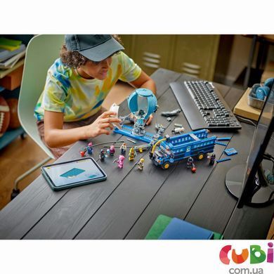 Конструктор Lego Fortnite Battle Bus (77073), комбінований