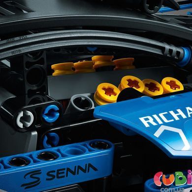 Конструктор McLaren Senna GTR&trade;(42123), комбинированый