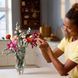 Конструктор Lego Botanicals Милий рожевий букет квітів (10342), комбінований