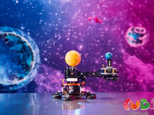 Конструктор Lego Земля та Місяць на орбіті (42179)
