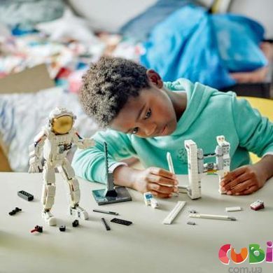 Конструктор дитячий Lego Космонавт (31152), комбінований