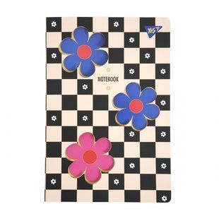 Тетрадь Yes А4/40 л. с вырубкой "Flowers", клетка (682023)