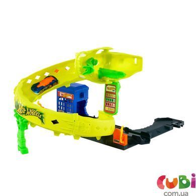 Игровой набор Спиральная атака Змеи серии Опасные создания Hot Wheels (JBM63)