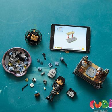 Конструктор Lego Wednesday Фигурка Венздей Аддамс (76780), комбинированый