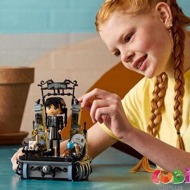 Конструктор Lego Wednesday Фигурка Венздей Аддамс (76780), комбинированый