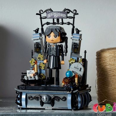 Конструктор Lego Wednesday Фигурка Венздей Аддамс (76780), комбинированый