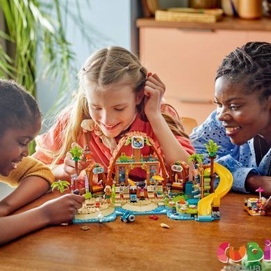 Конструктор Lego Friends Пляжний курорт для сімейного відпочинку (42673), комбінований