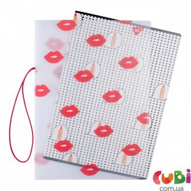 Тетрадь А4 48 клетка, в пластиковой папке с рисунком BBF LIPS YES (764435)